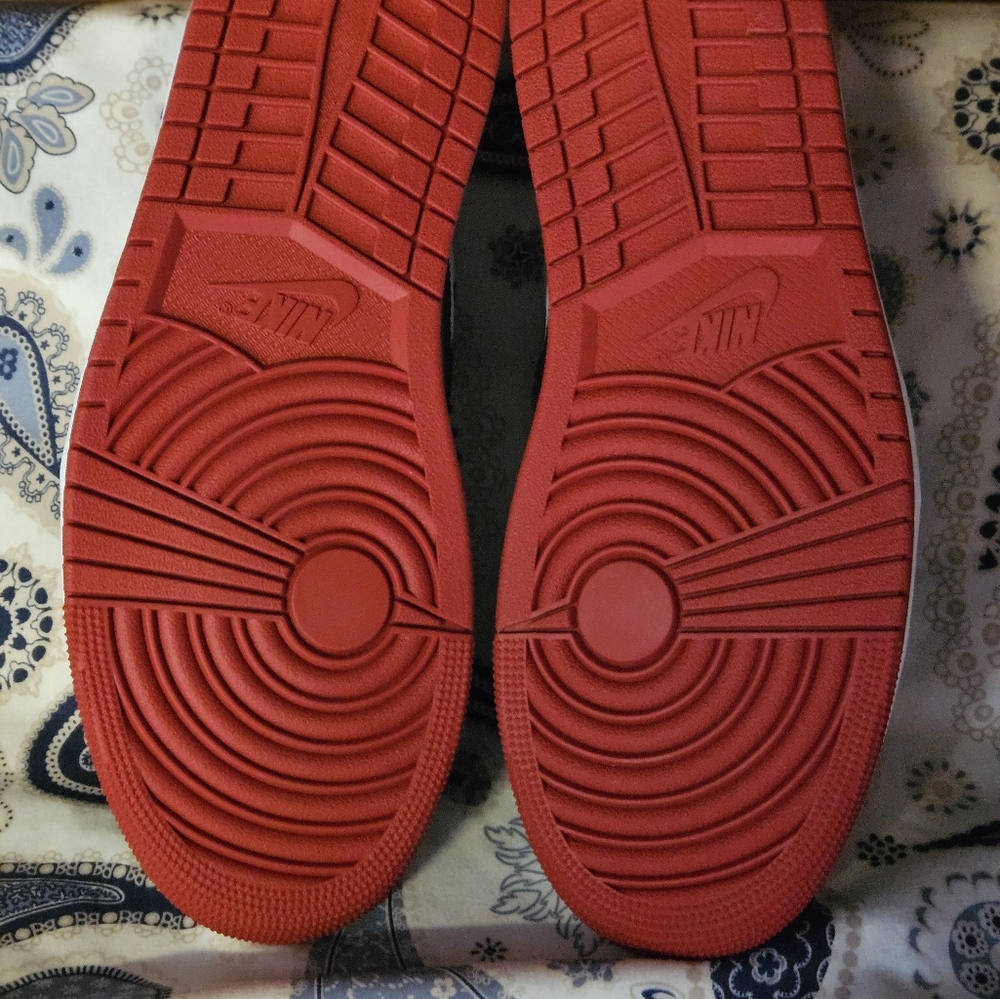 NIKE - Picture 7 of 16